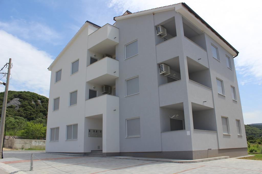 Apartments Petrusic Supetarska Draga Exterior foto